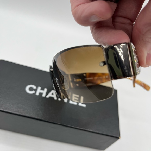 Chanel Crystal CC Logo Sunglasses 4117 B Tortoise Shell Brown - Picture 5 of 9